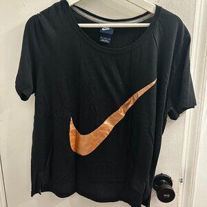 Women's Nike Shirt - size M